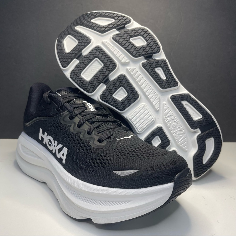 Hoka Bondi 9 Black / White Women’s size 7.5 or 8.5